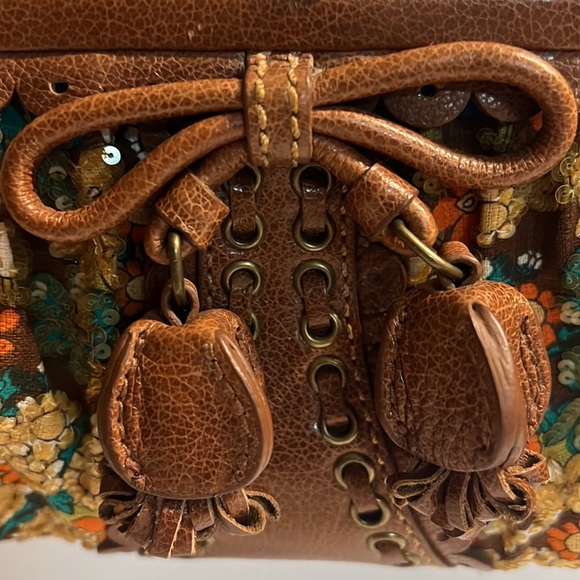 Isabella Fiore small designer bag   Floral pattern with clear sequins scattered - Picture 2 of 7